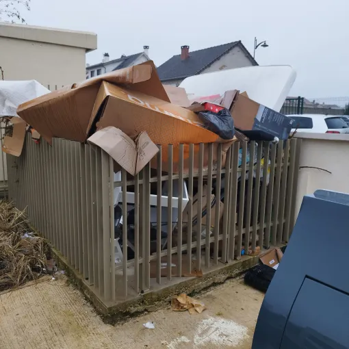 Entreprise pour la remise en état et le débarras à Melun, Melun, Planeta Propreté Hygiène Services